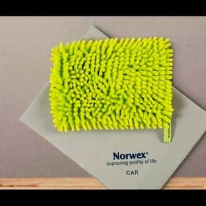 Norwex Car wash mitt & Car cloth